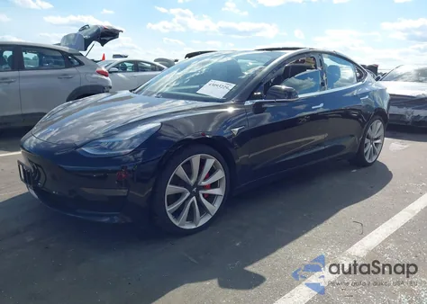 2018 Tesla Model 3 Long Range/Performance z USA, uszkodzony, nr VIN 5YJ3E1EB0JF184387